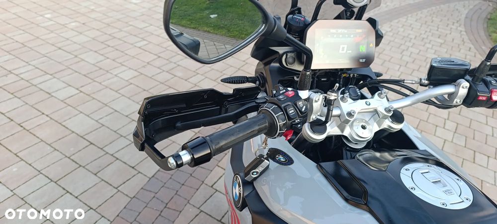 BMW F - 10