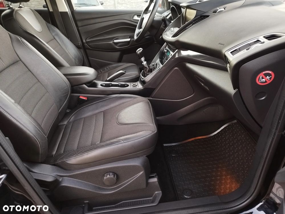 Ford Kuga 2.0 TDCi 4x4 Titanium - 20