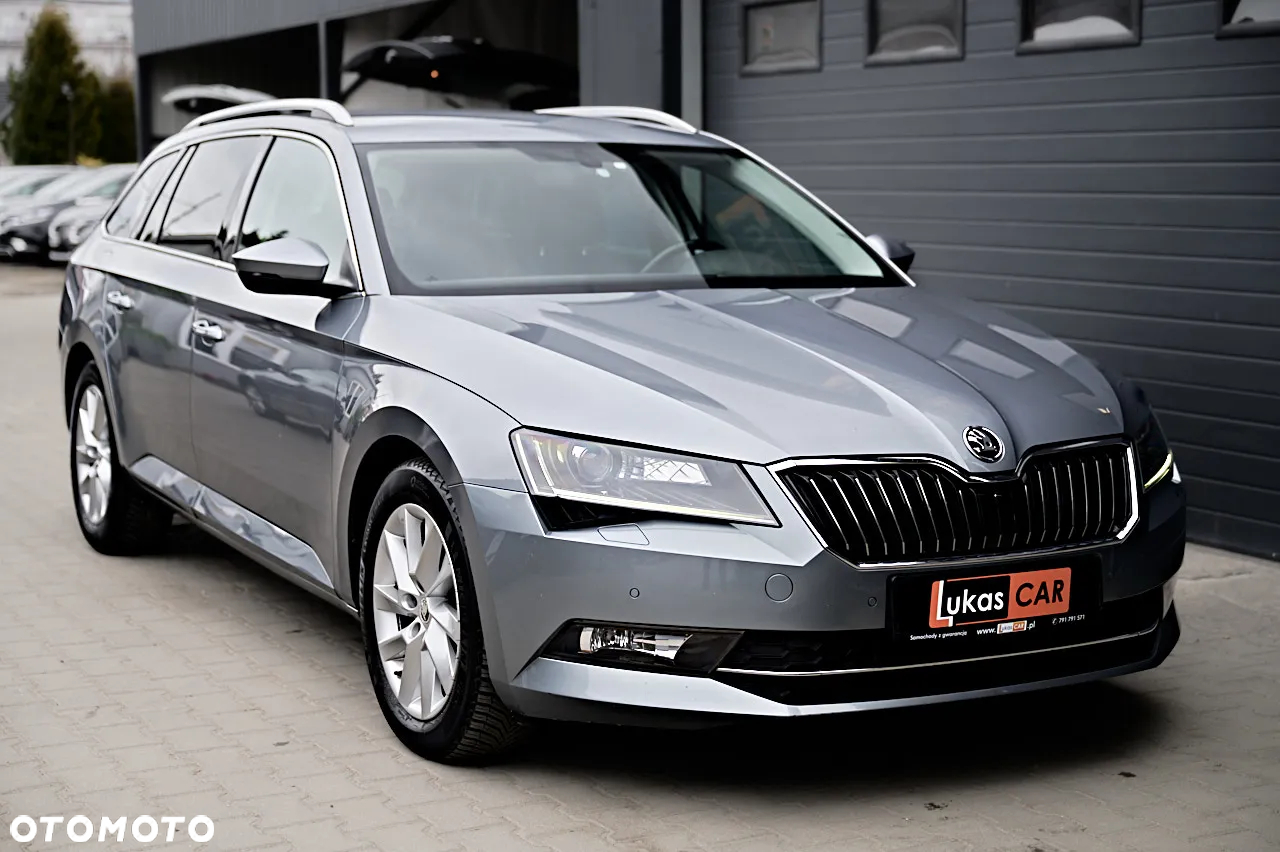 Skoda Superb 2.0 TDI DSG Premium Edition - 32