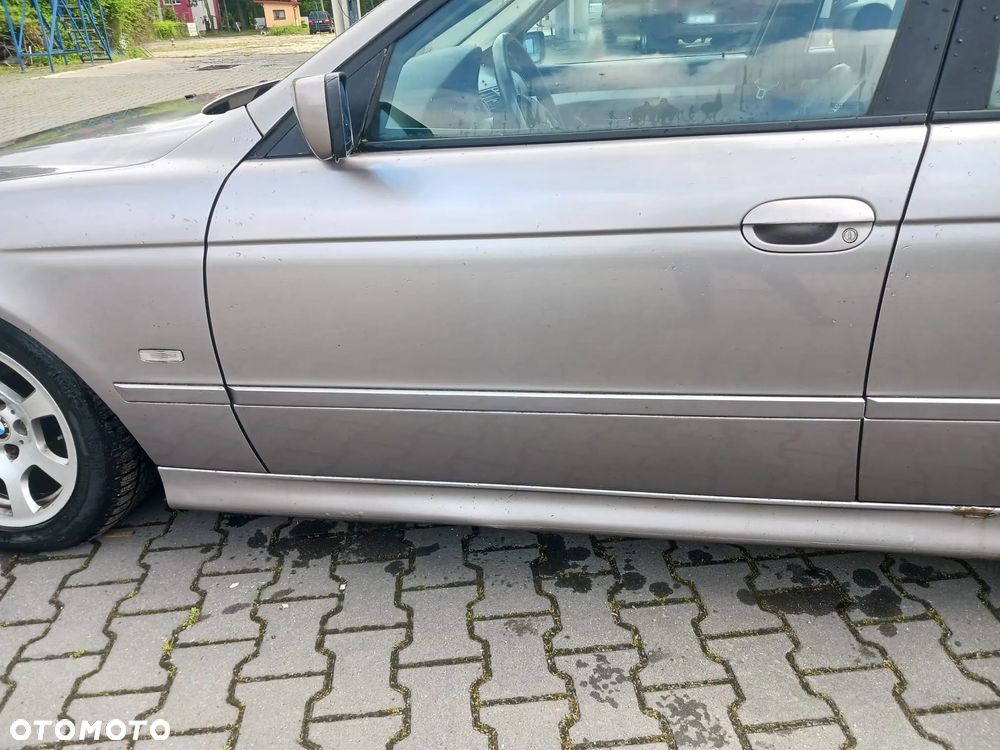 BMW E39 Lift M pakiet 3.0 diesel maska drzwi prawe lewe szyba zderzak błotnik klamka lusterko Aspensilber Mettalic 339/7 skrzynia automat GS20 szyba podsufitka z szyberdachem fotele skórzane mcpersony belka bak pompka paliwa panel hak czujniki parkowania lampa pompka paliwa pływak przewody most półoś wał dyfer belka sanki listwa osłona atrapa NA CZĘŚCI WSZYSTKIE CZĘŚCI - 12