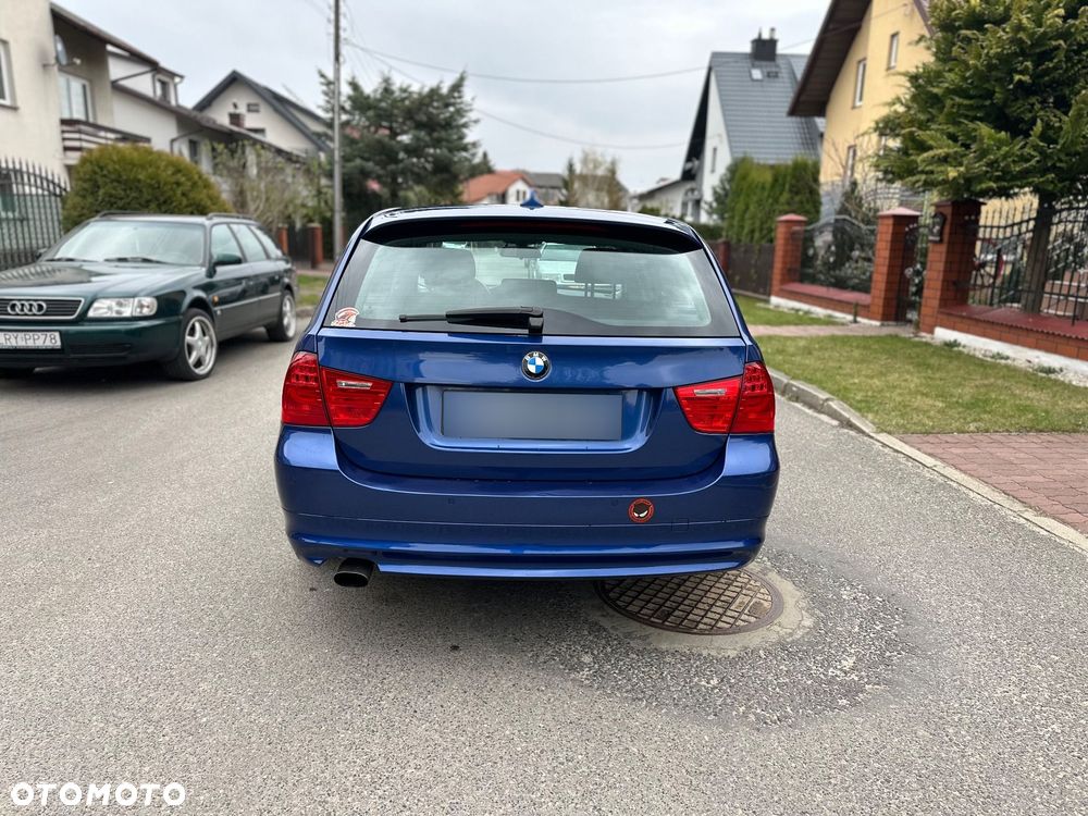 BMW Seria 3 318i Edition Exclusive - 16