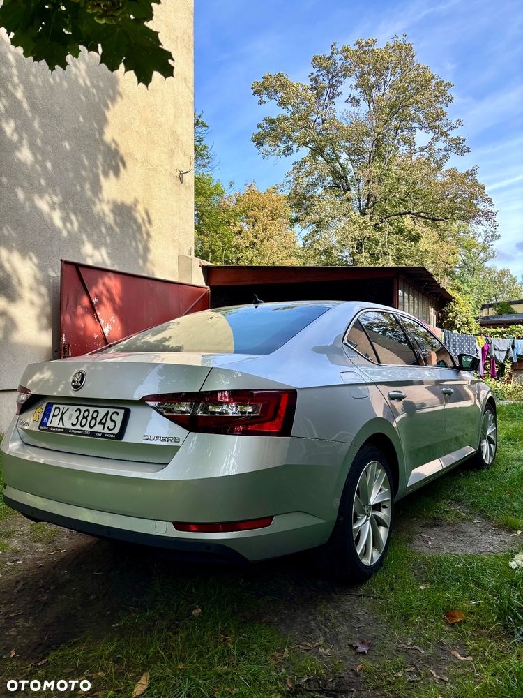 Skoda Superb 2.0 TDI Ambition DSG - 2