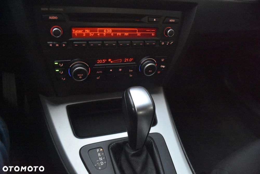 BMW Seria 3 318i Edition Sport - 11