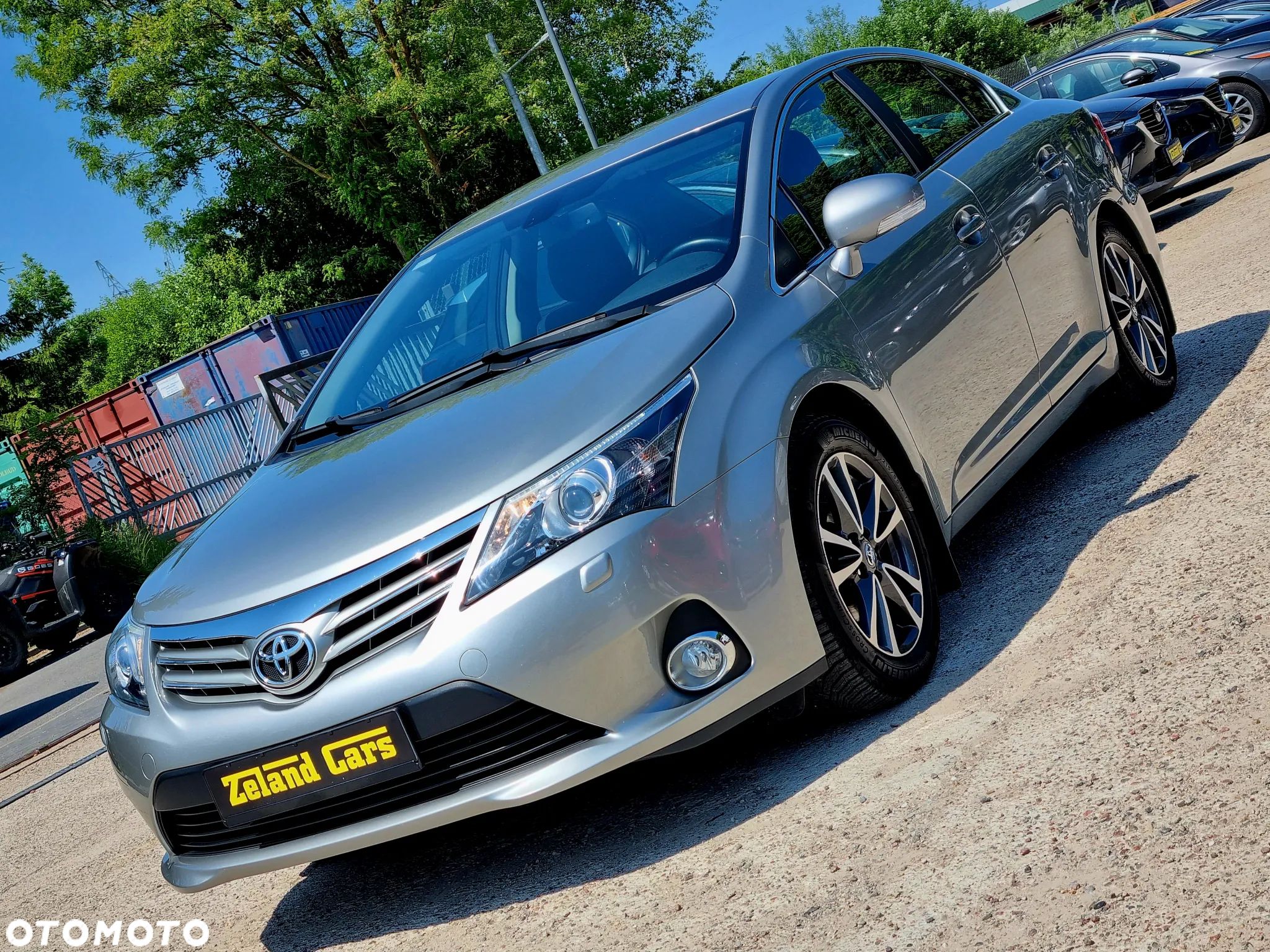 Toyota Avensis 1.8 Premium - 1