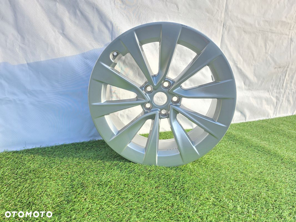 FELGA TESLA MODEL 3 8,5x19 ET40 5x114,3 1044264-00-A
