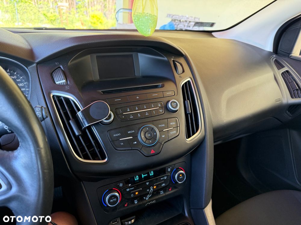 Ford Focus 1.6 SYNC Edition - 18