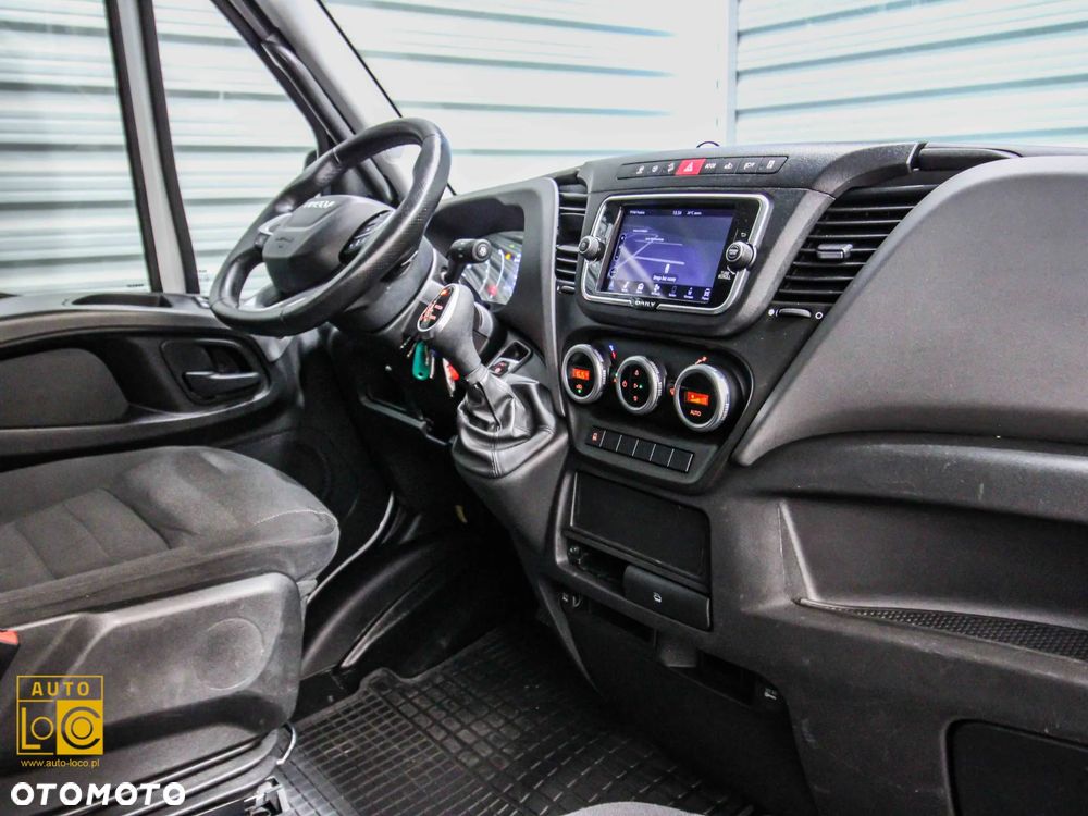 Iveco DAILY CHŁODNIA + MROŹNIA + AGREGAT x 2 + AUTOMAT - 12