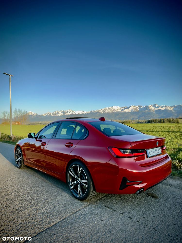 BMW Seria 3 330i M Sport - 17