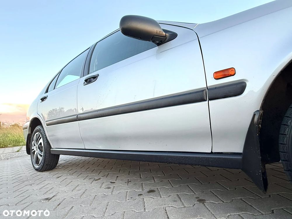 Honda Civic 1.4i S - 6