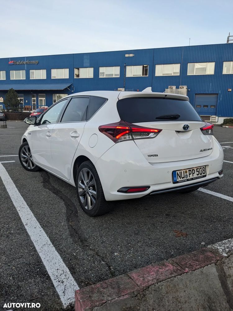 Toyota Auris 1.8 L VVT-i Hybrid Sol - 3
