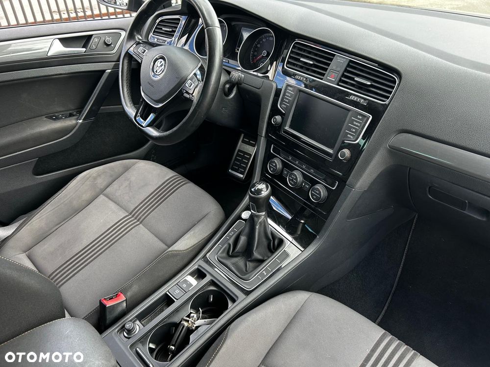 Volkswagen Golf 1.6 TDI BlueMotion Comfortline - 13