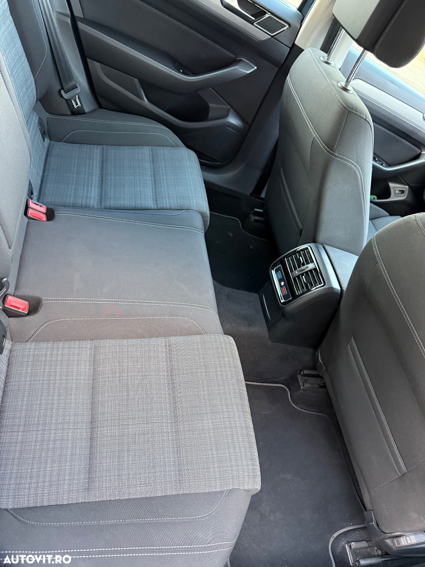 Volkswagen Passat Variant 2.0 TDI SCR DSG - 10