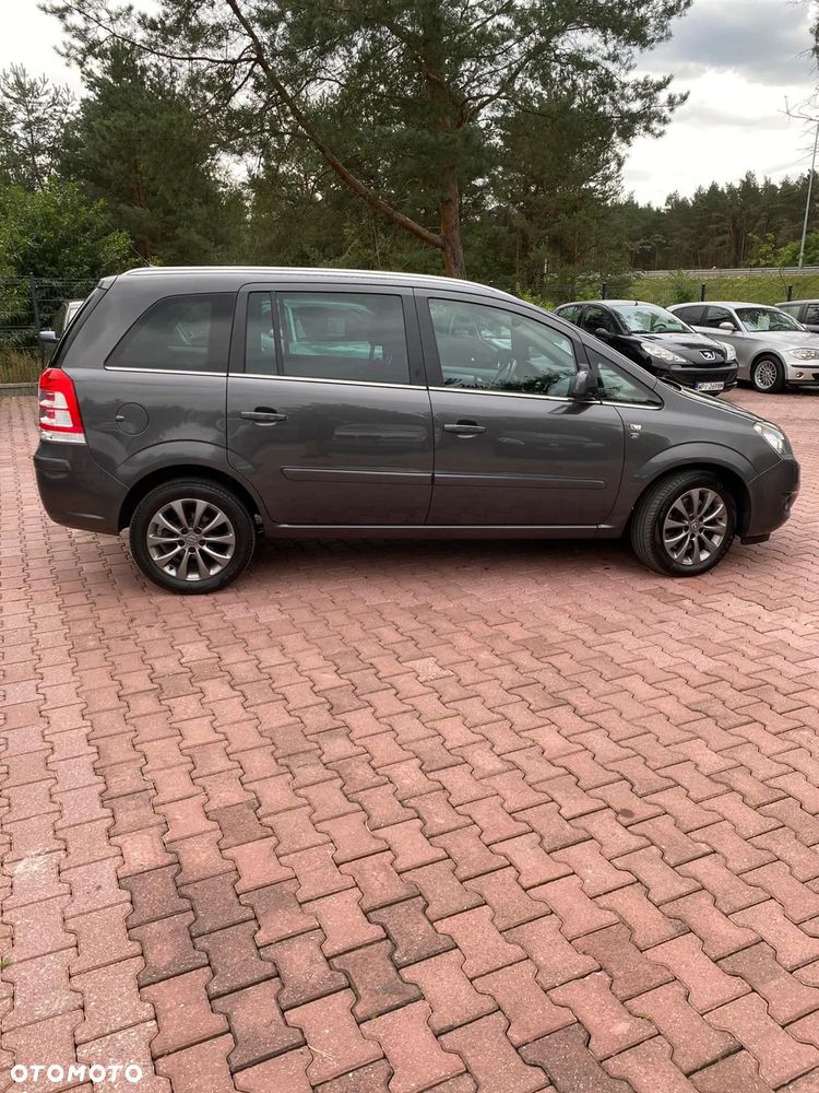 Opel Zafira 1.6 Cosmo - 3