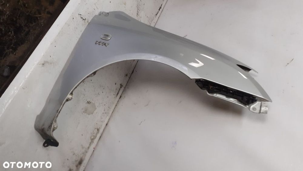 * TOYOTA COROLLA E12 BŁOTNIK PRZEDNI PRAWA 199 SREBRNY - 3