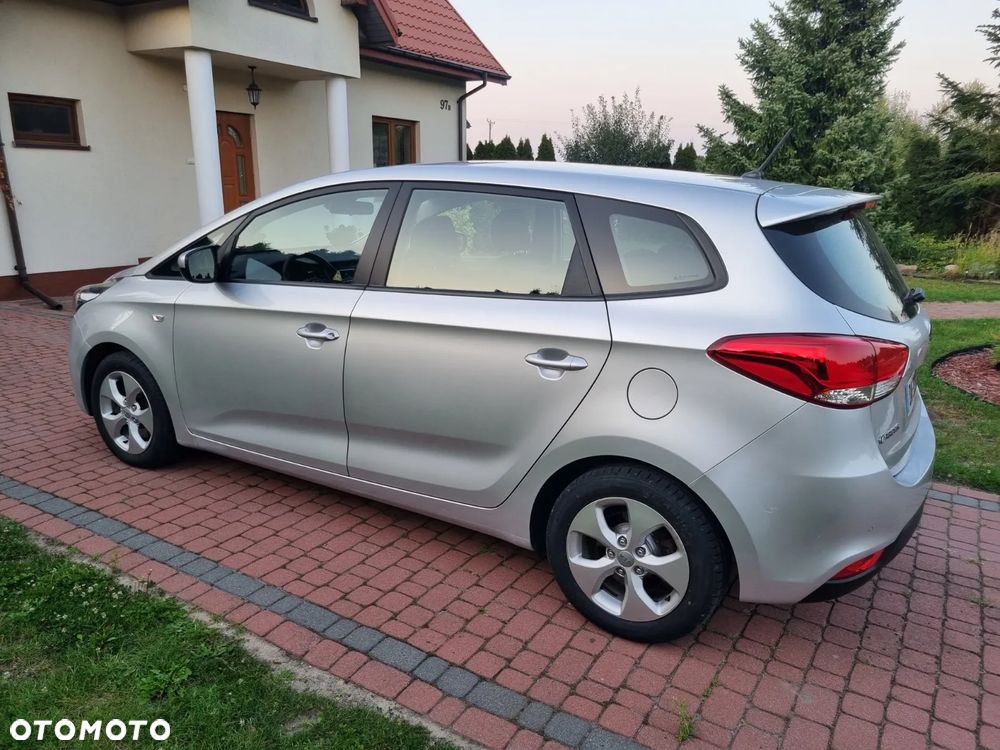 Kia Carens 1.7 CRDi M 7os - 5