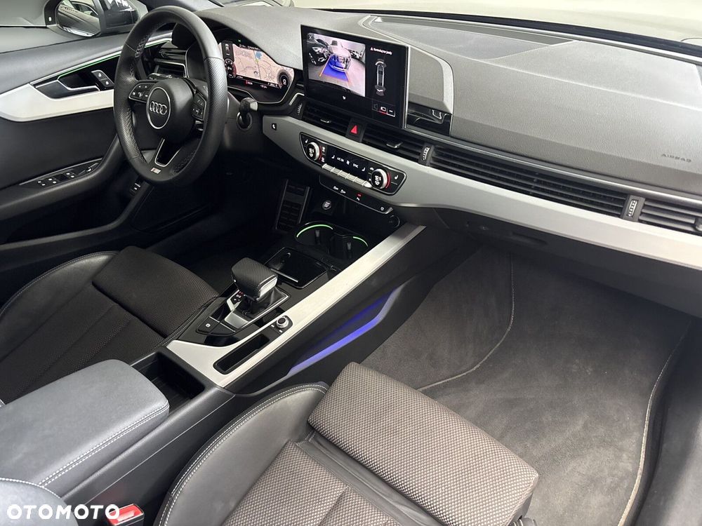Audi A4 Limousine - 33