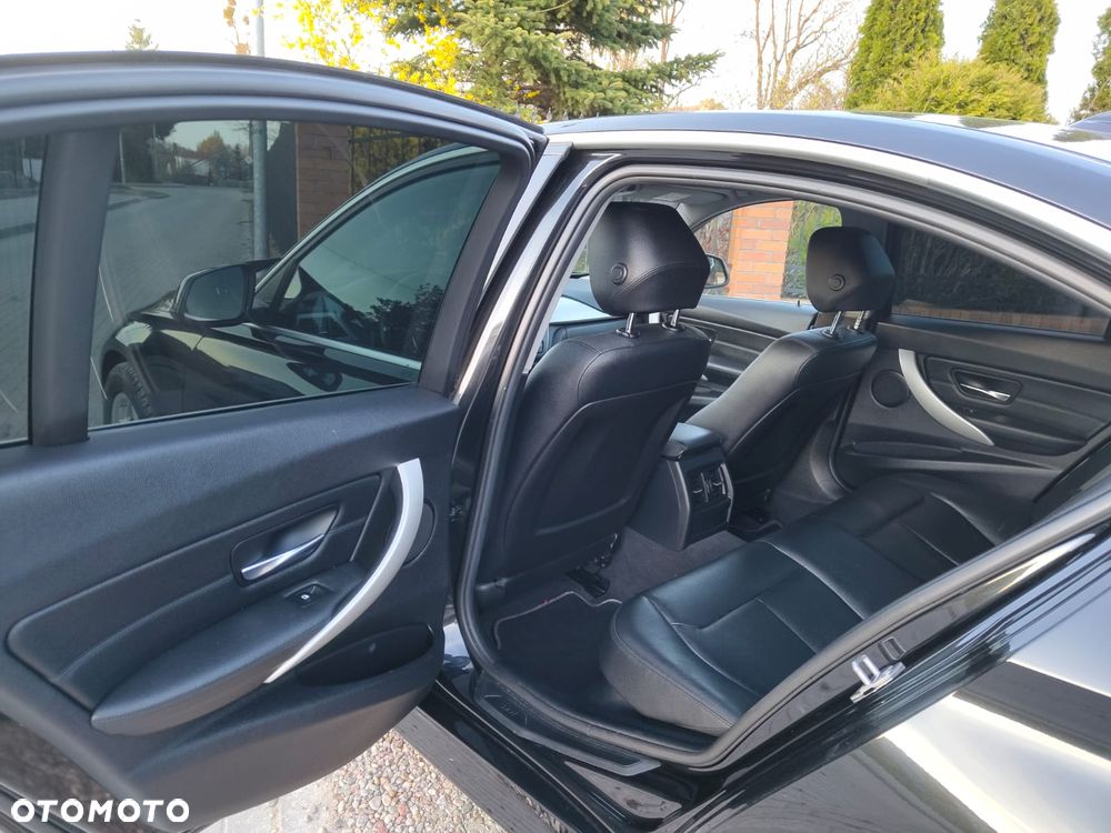 BMW Seria 3 318d Sport Line - 22