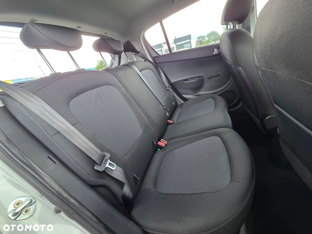 Hyundai i20 1.2 Fifa World Cup Edition - 9