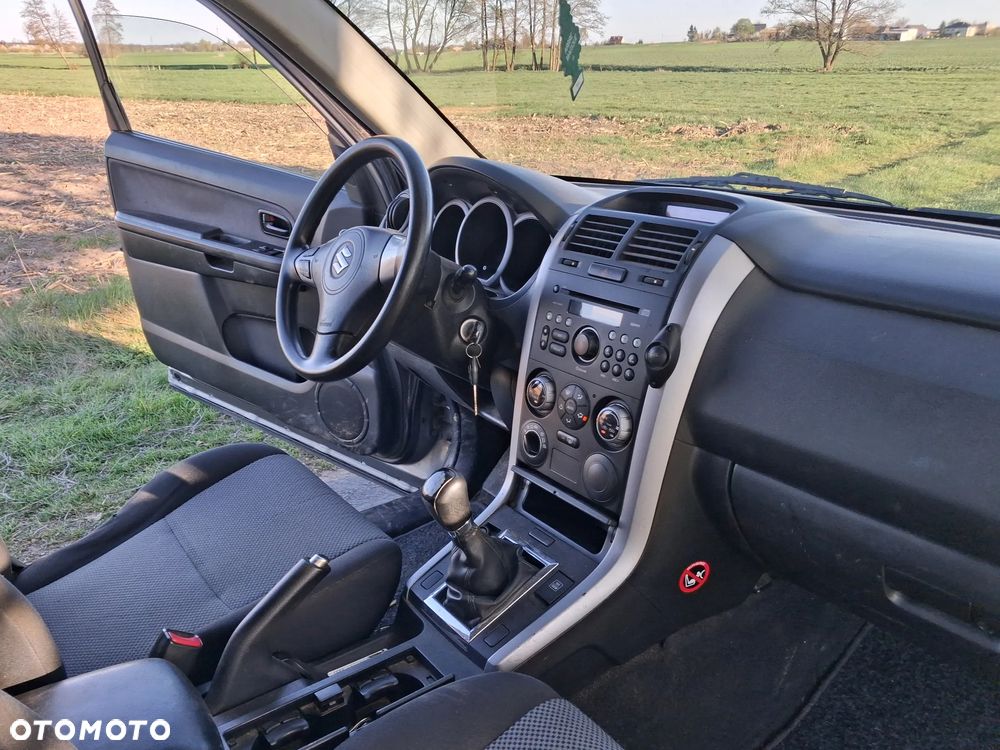 Suzuki Grand Vitara 1.9 DDiS Comfort - 12