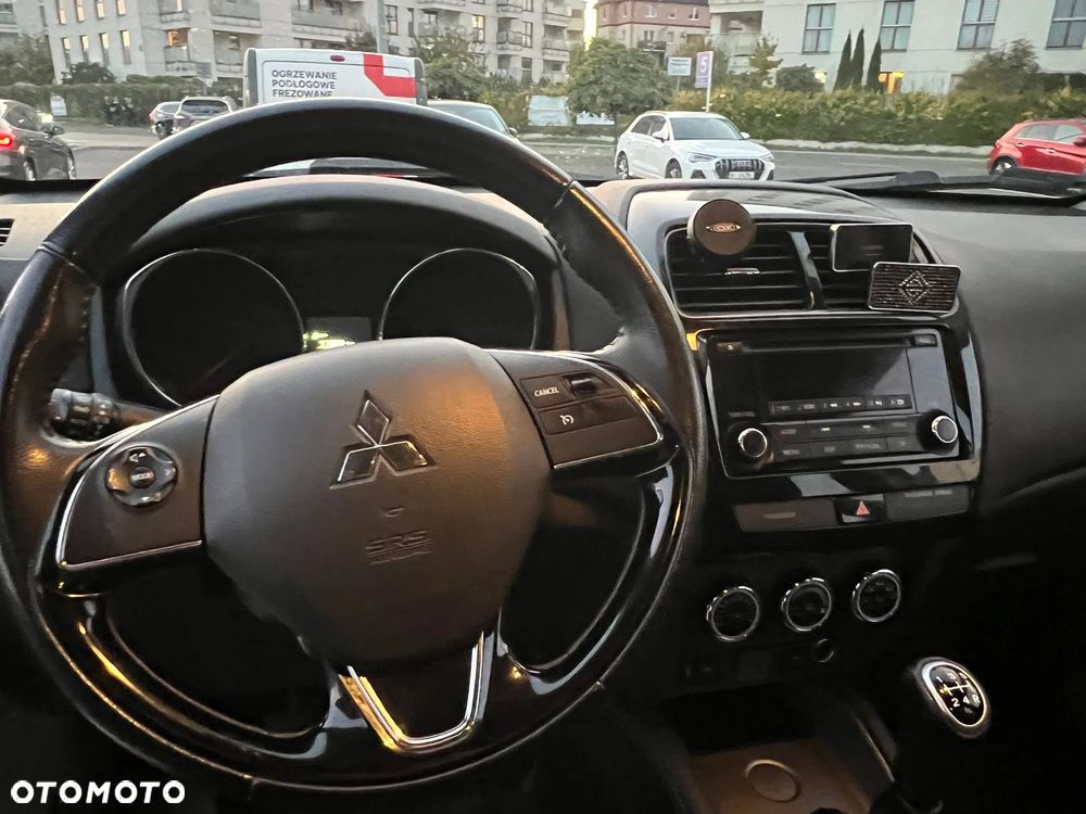Mitsubishi ASX 1.6 Inform - 12