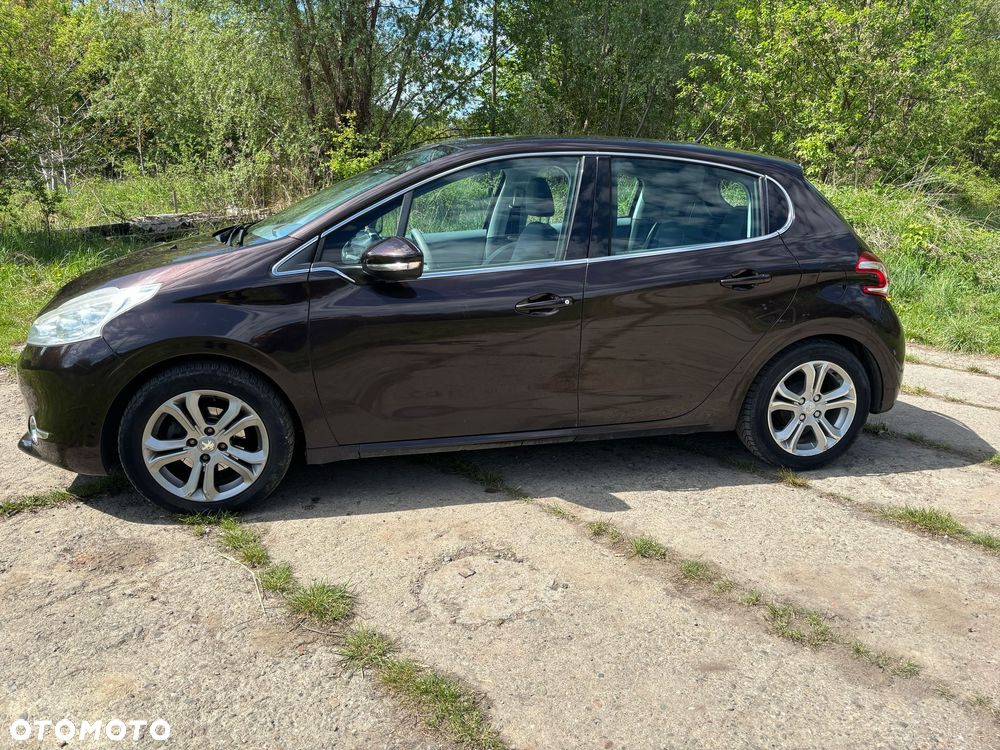 Peugeot 208 - 4