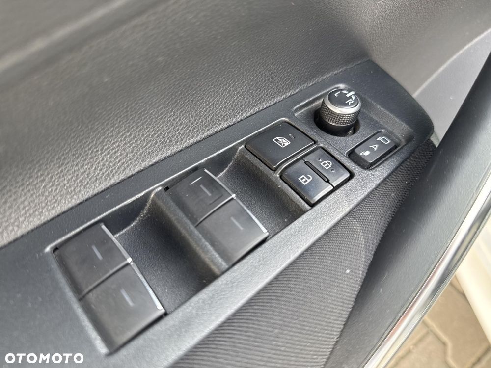 Toyota Corolla 1.8 Hybrid Comfort - 18