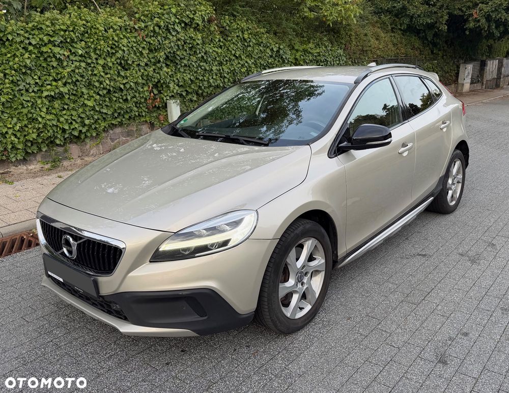 Volvo V40 D4 Geartronic Summum - 1