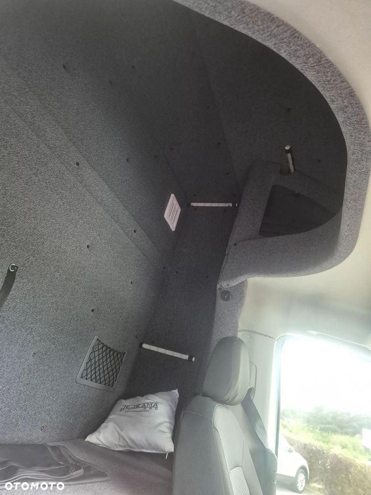 Volkswagen Crafter - 12
