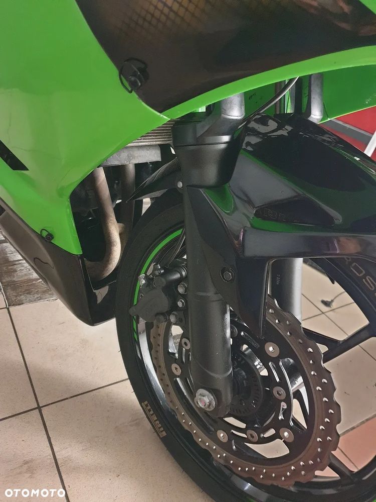 Kawasaki Ninja 400 - 11