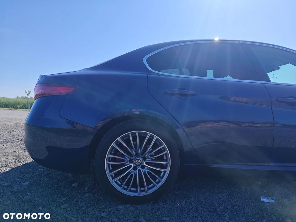 Alfa Romeo Giulia - 16