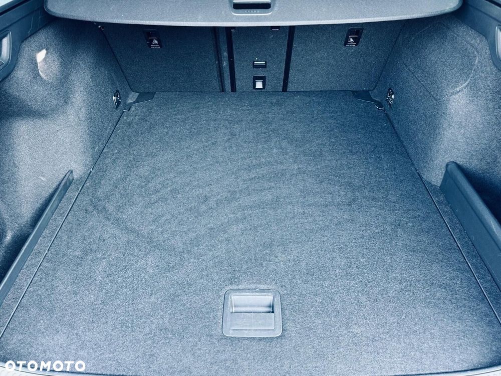 Volkswagen Passat - 10
