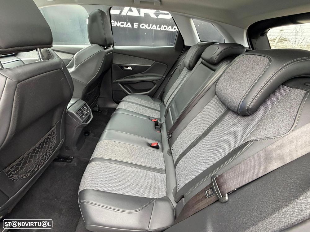 Peugeot 3008 1.5 BlueHDi Allure EAT8 - 22