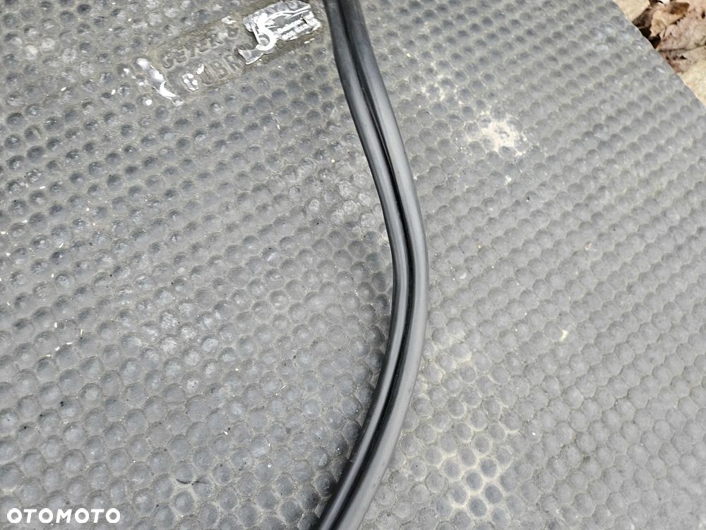 Uszczelka Guma Pokrywy Klapy Bagaznika VW Golf IV 4 Hatchback 3 5 Drzwi - 8