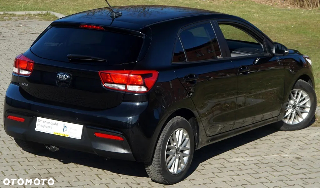 Kia Rio - 11