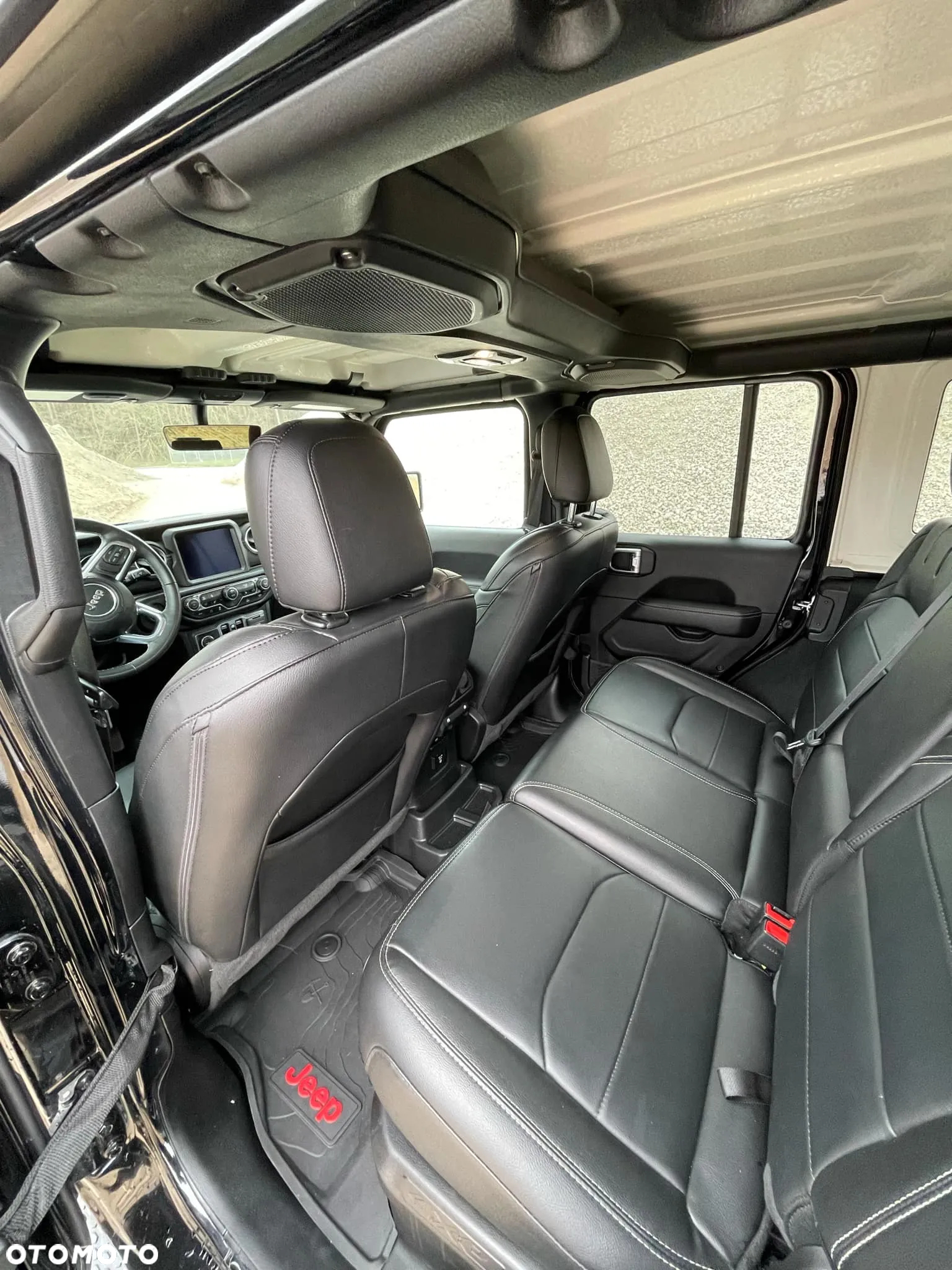 Jeep Wrangler - 10