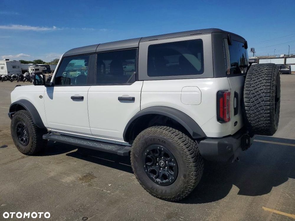 Ford Bronco - 2