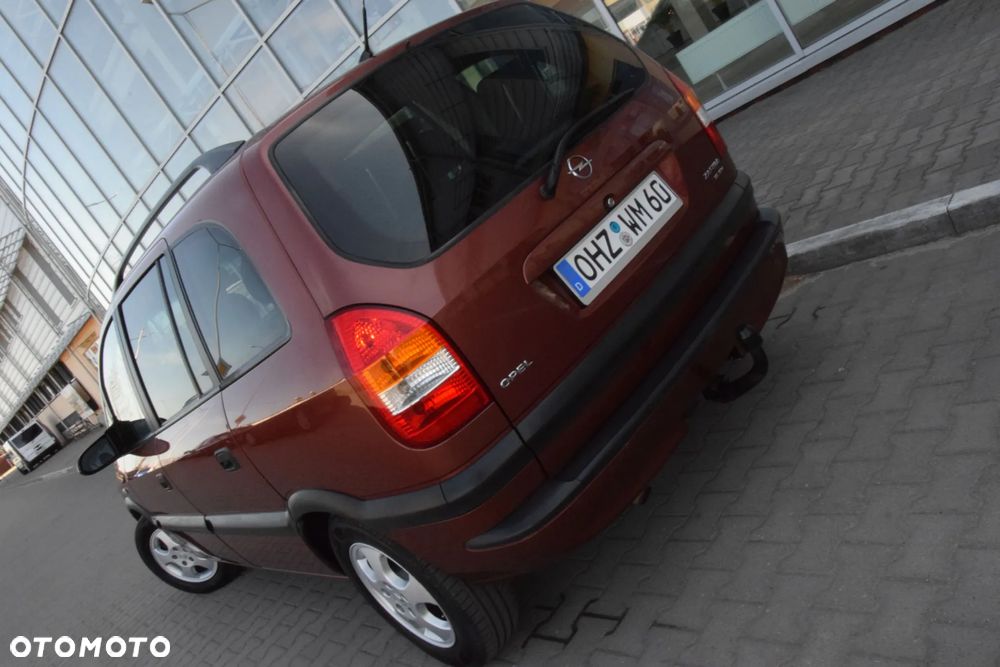 Opel Zafira 1.8 16V Elegance - 8