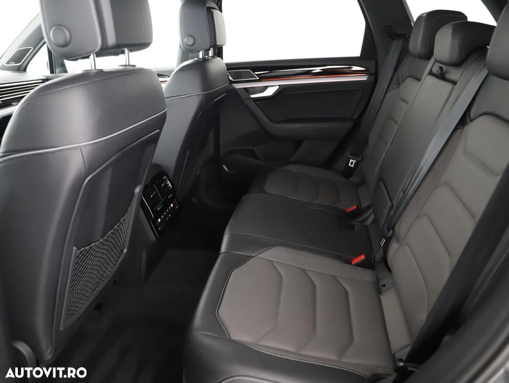 Volkswagen Touareg V6 TDI R-Style - 12