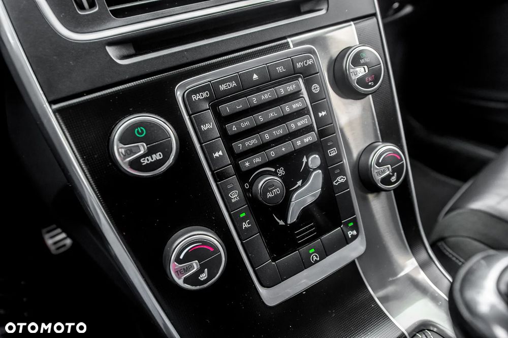 Volvo V60 D4 Drive-E R-Design Momentum - 32