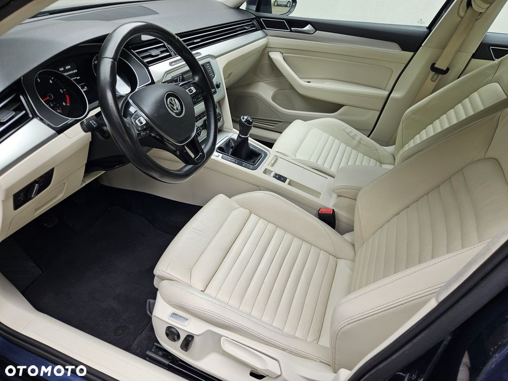 Volkswagen Passat - 5