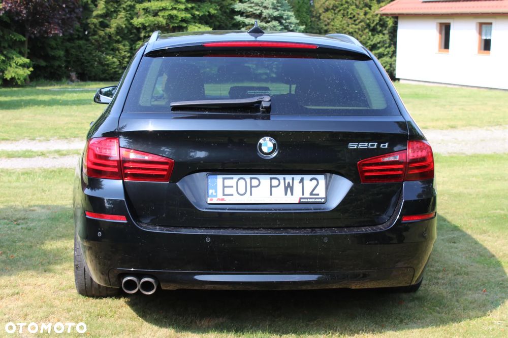 BMW Seria 5 520d Sport Line - 4