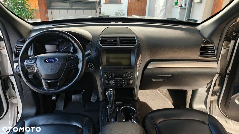 Ford Explorer - 10