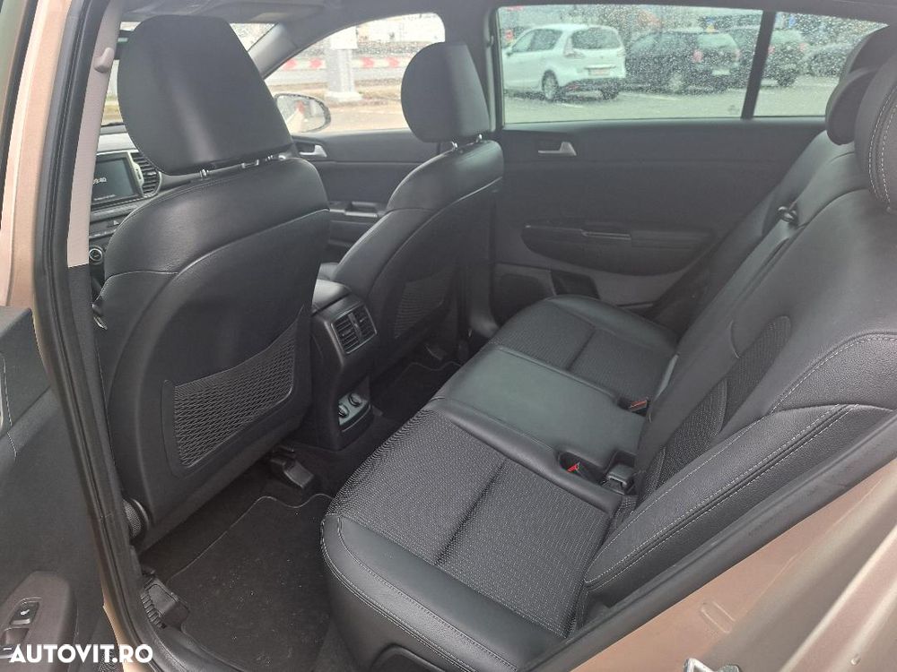 Kia Sportage 2,0 CRDI AWD Aut. GT Line - 4