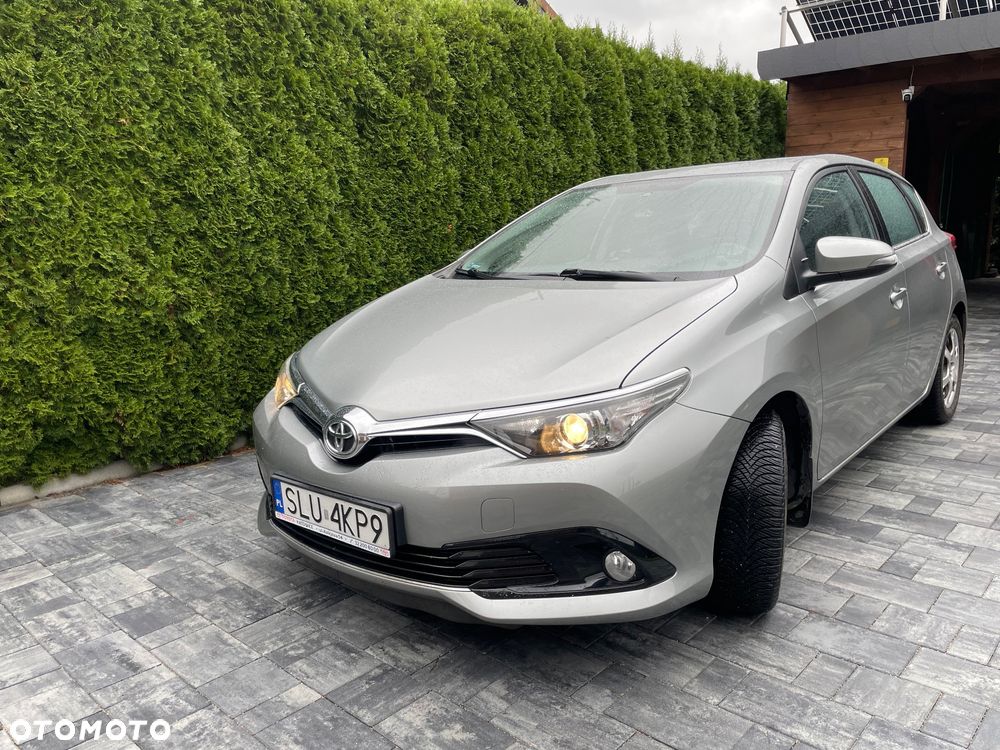 Toyota Auris 1.6 Premium - 2