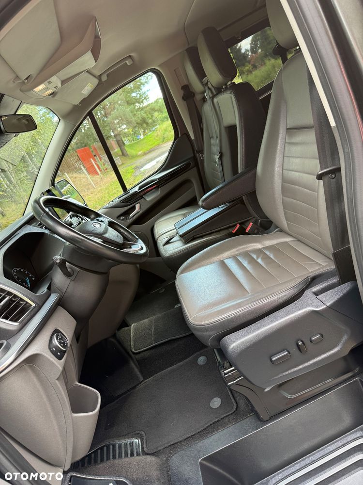 Ford Tourneo Custom 320 L2H1 VA Autm Titanium X - 38