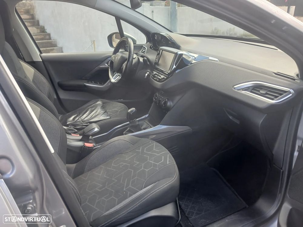 Peugeot 2008 1.6 BlueHDi Style - 17