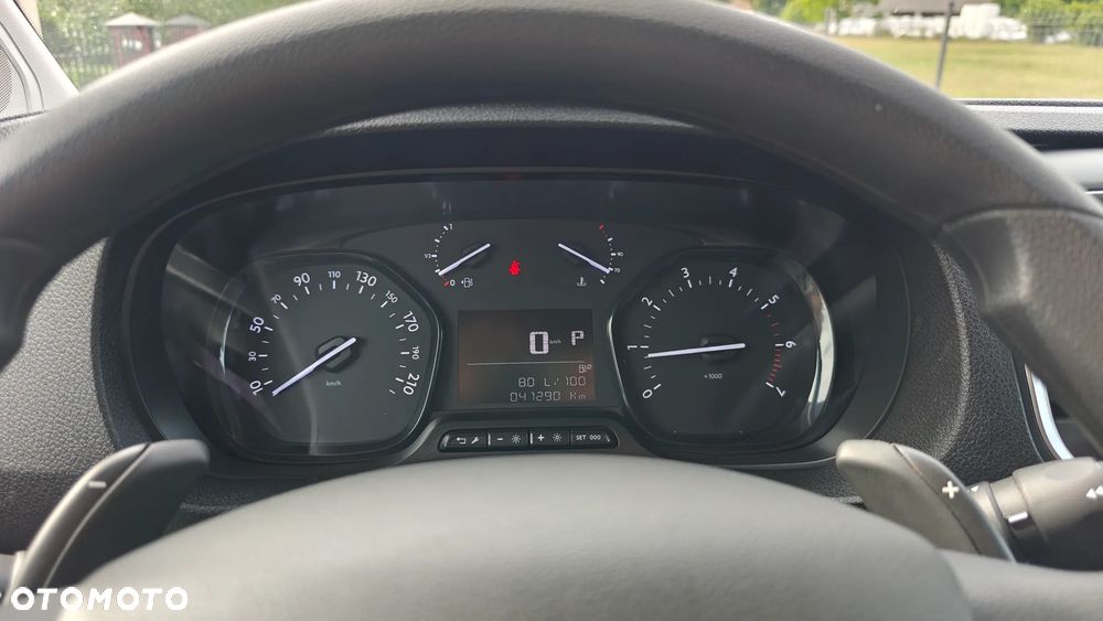 Opel Vivaro - 19