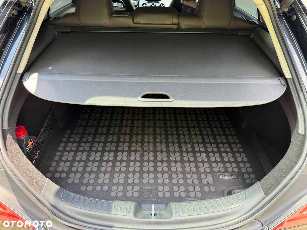 Mercedes-Benz CLA - 13