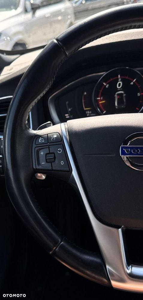 Volvo S60 Cross Country - 14