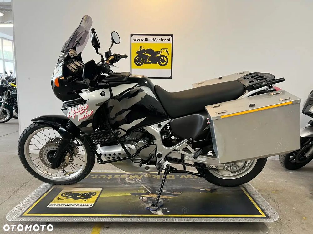 Honda XRV